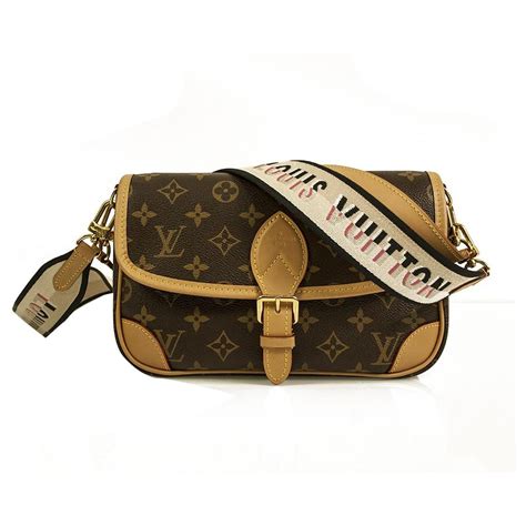 louis vuitton shoulder bag sale|louis vuitton detachable shoulder bags.